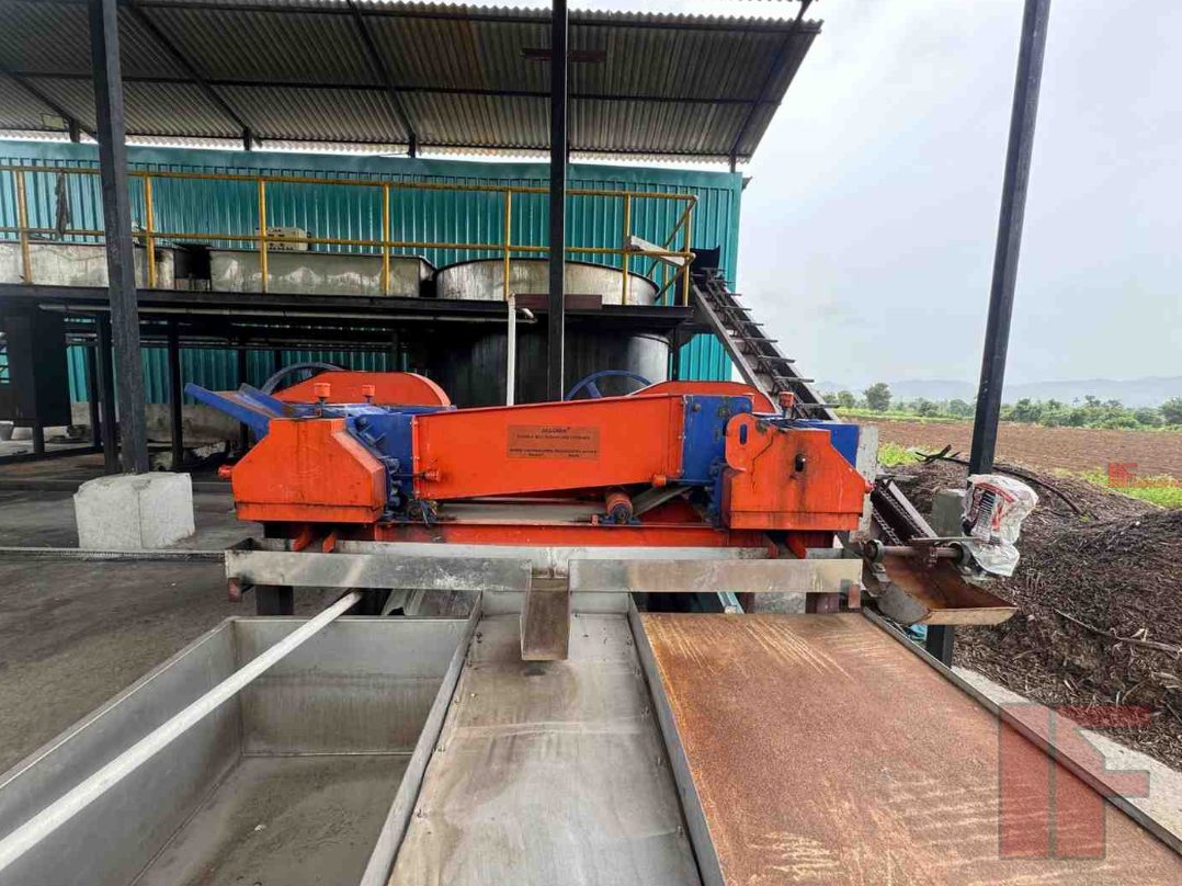Semi-automatic jaggery unit