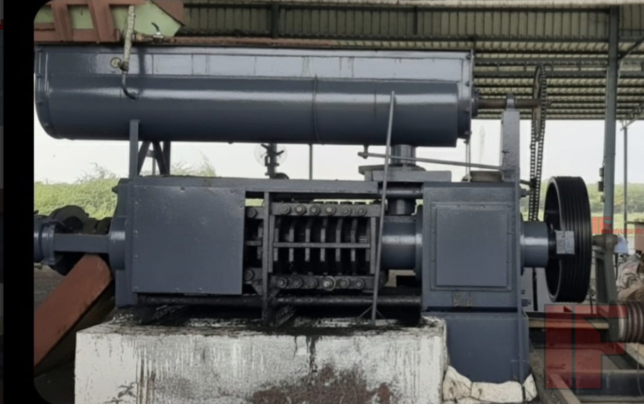 Used CNSL oil expeller for sale in good condition, (whole unit)