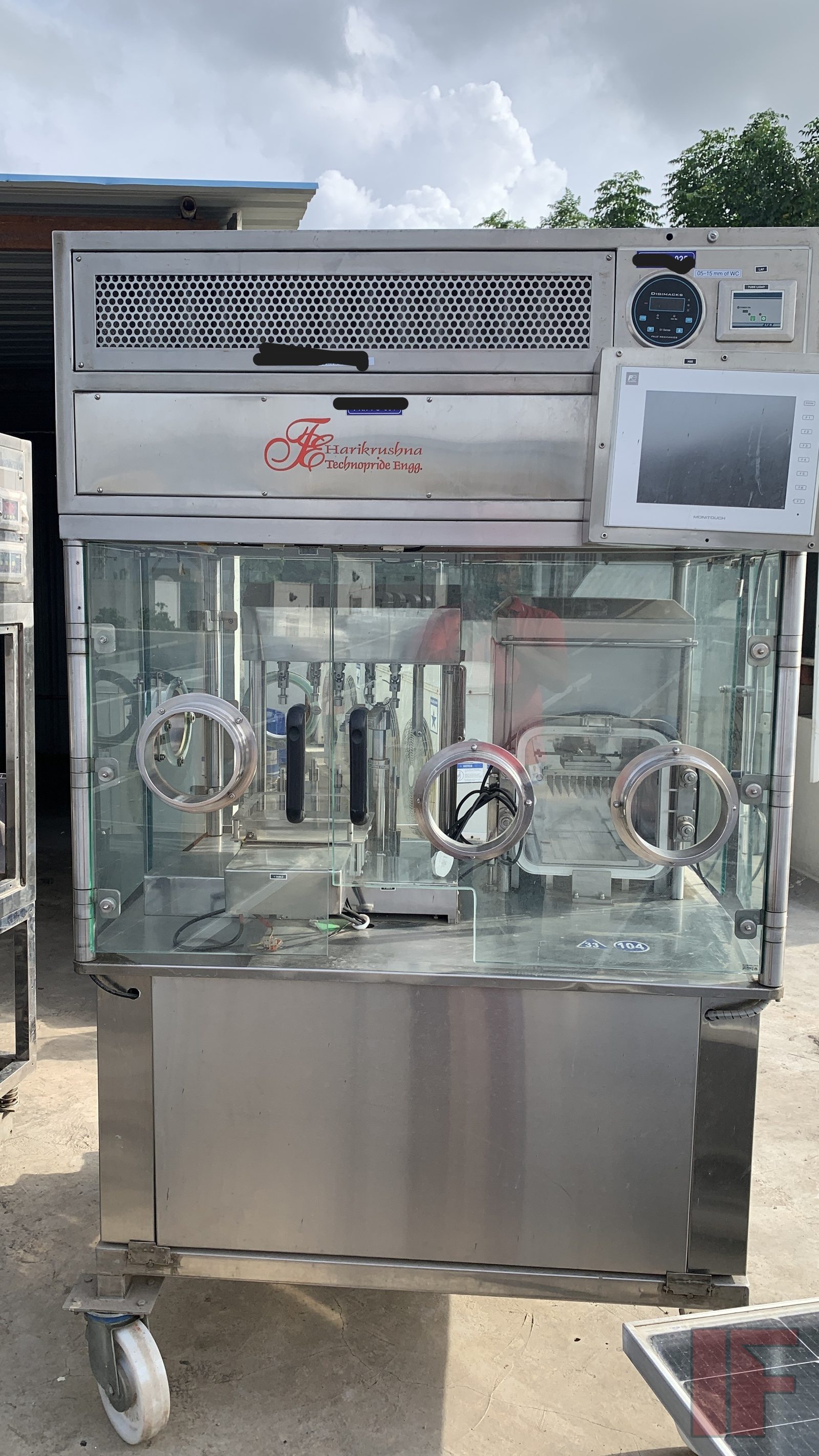 PREFILLED SYRINGE AND STOPPERING MACHINE