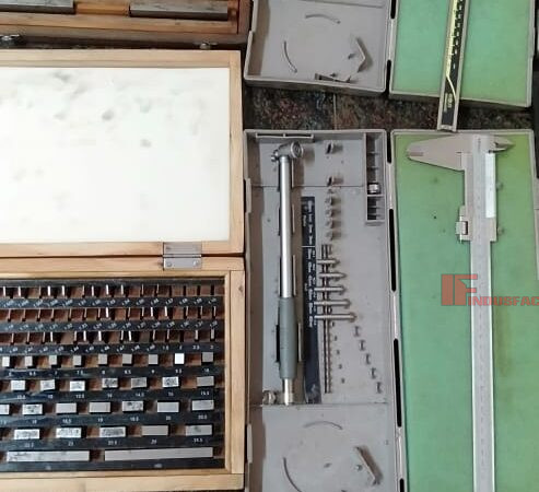 Horizontal Milling Machines with Vertical Milling Attachment